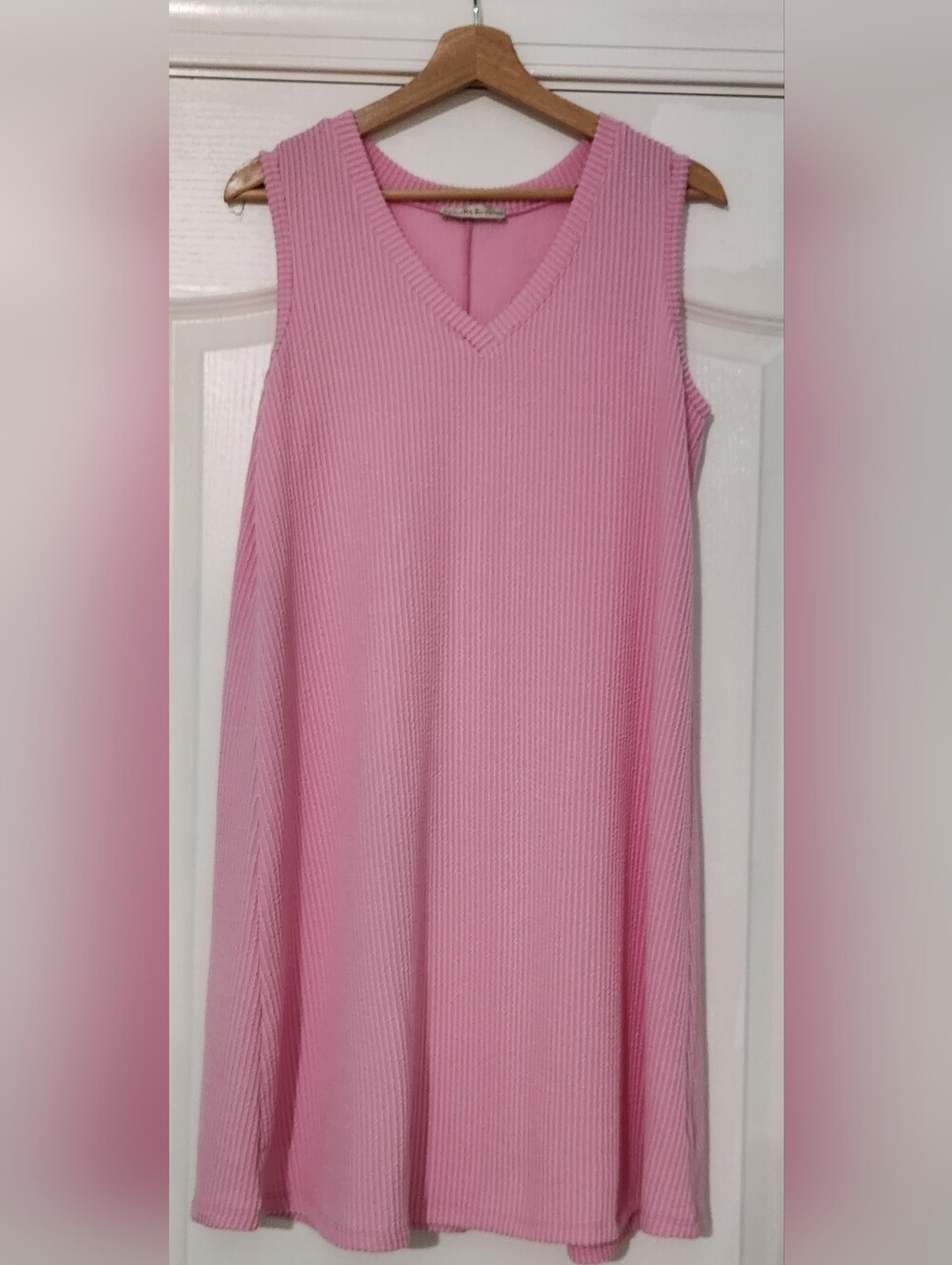 Zenana Outfitters Pink Ribbed V‑Neck Midi Dress